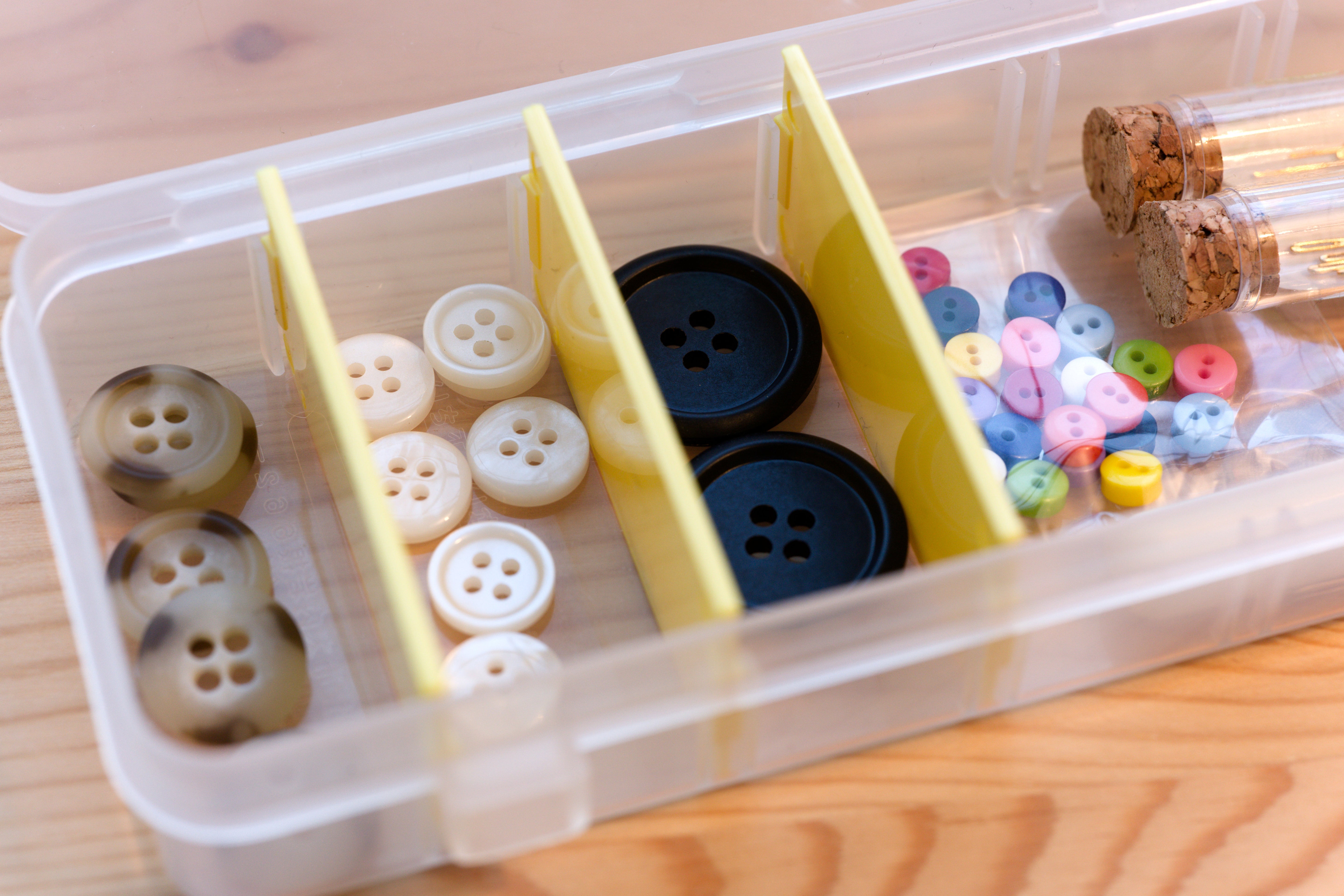 Now Now Buttons, 5 mm, Assorted Colors