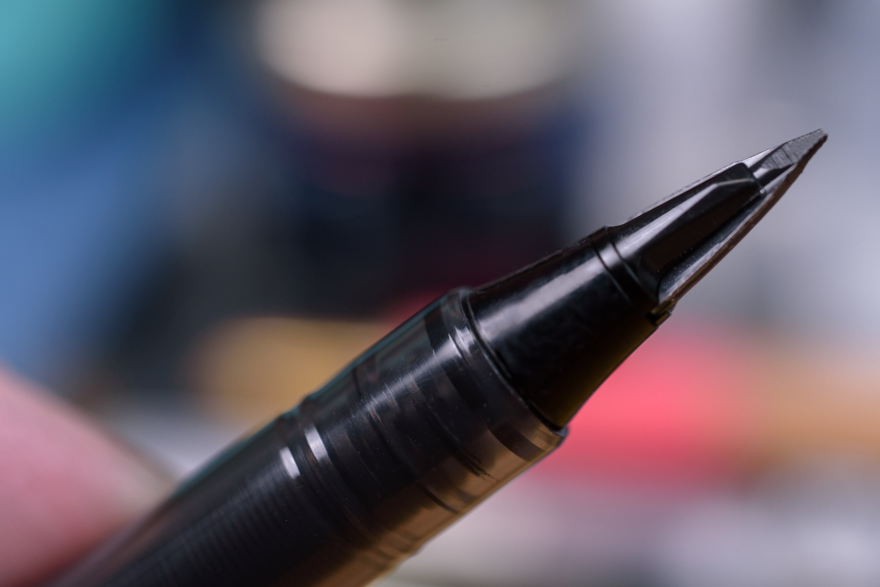 Tradio Pulaman Plastic Fountain Pen, Red
