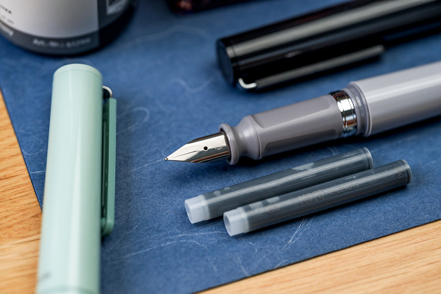 TUZU Adjust Fountain Pen, Soft Grey
