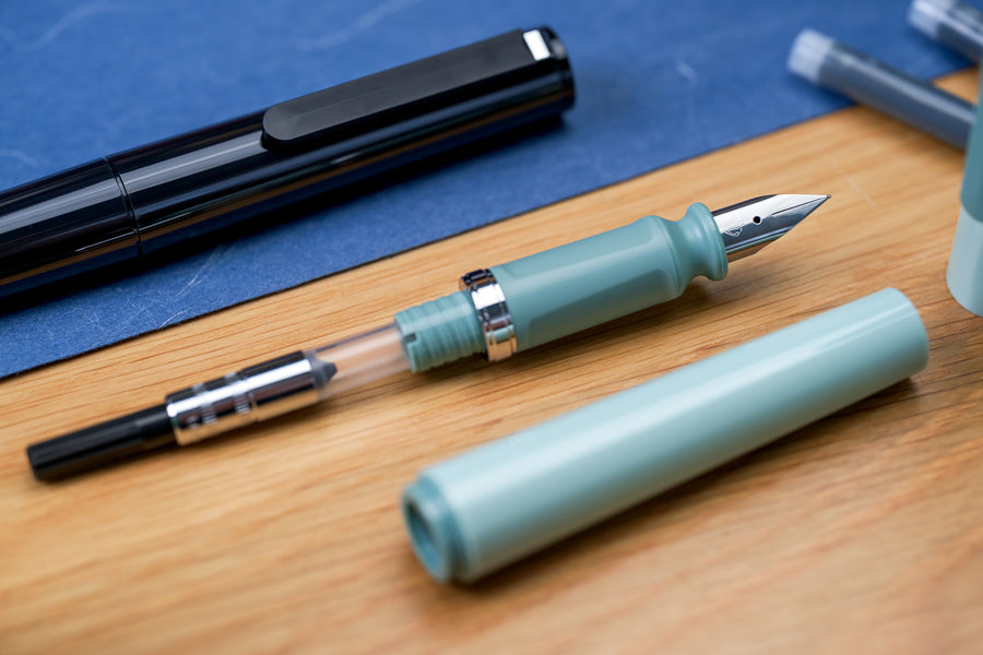 TUZU Adjust Fountain Pen, Soft Grey