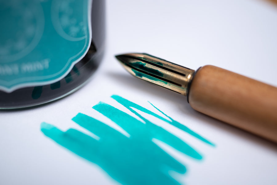 Taisho Roman Fountain Pen Ink, Brilliant Mint
