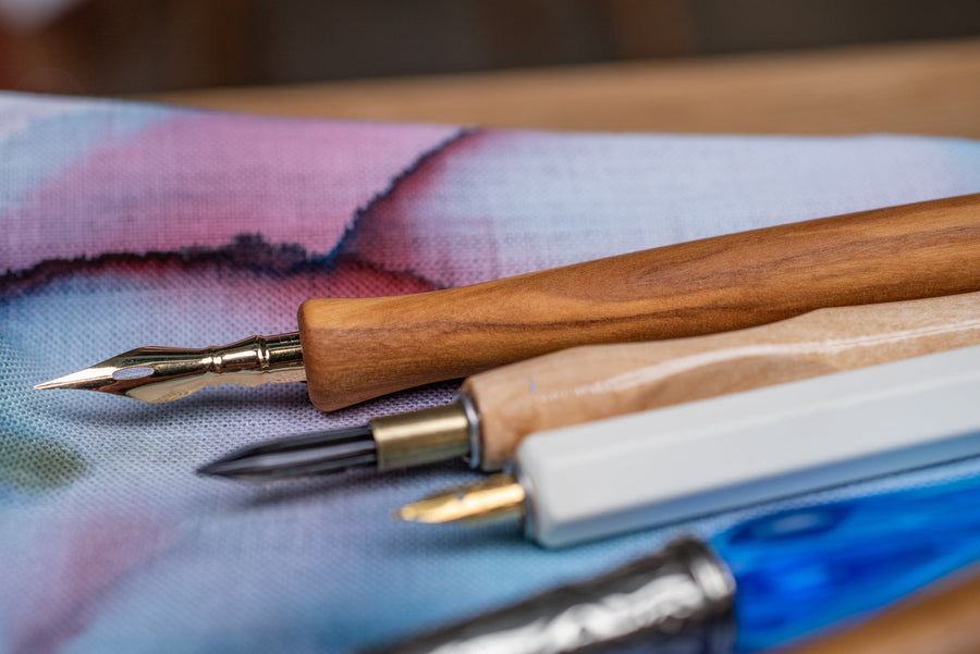 Curve Pen Holder, Olive Wood, with Leonardt #30 Nib