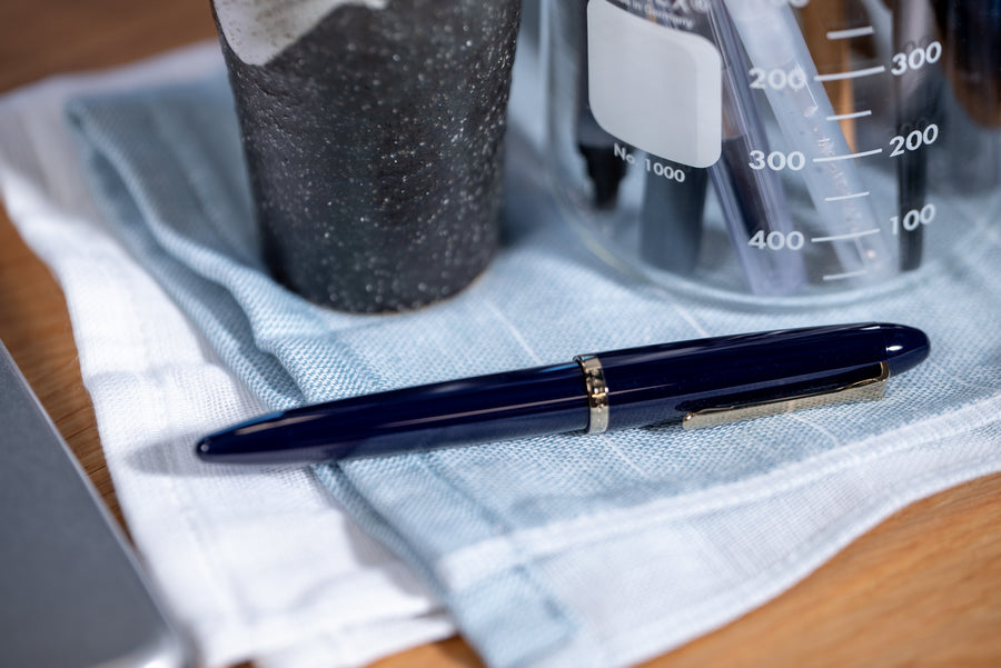 Sailor - Fude DE Mannen 1911 Fountain Pen, Navy/Gold - St. Louis Art Supply