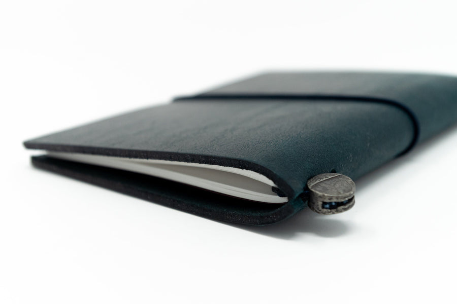 Traveler's Notebook Starter Set, Passport Size, BlueTraveler's Company 