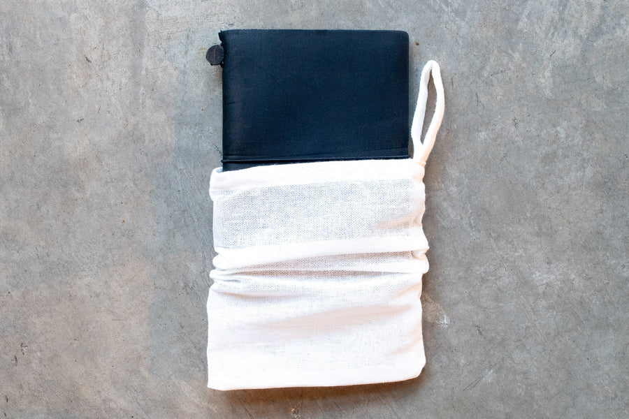 Traveler's Notebook Starter Set, Passport Size, Black - St. Louis Art Supply