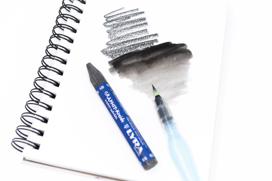 Water-soluble graphite crayonsLyra 